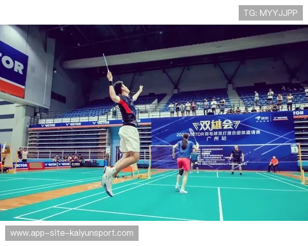 羽毛球杀球如闪电,落点精准,点燃你的比赛激情 羽毛球杀球如闪电,落点精准,点燃你的比赛激情